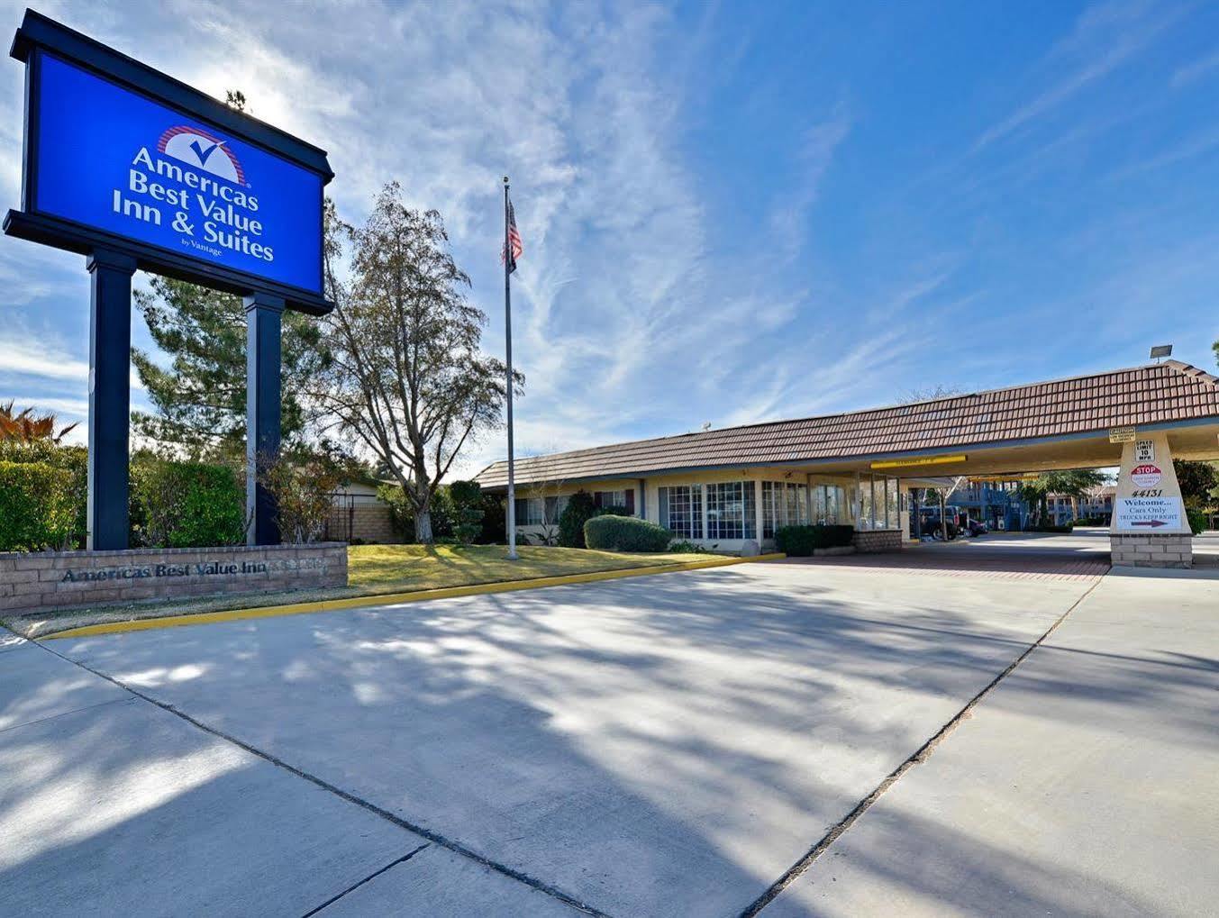 Americas Best Value Inn & Suites - Lancaster Exterior photo